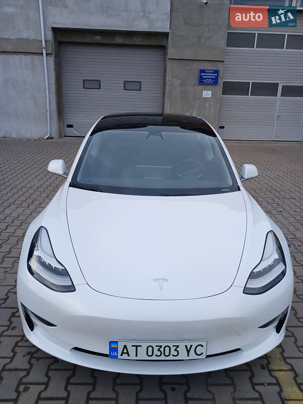 Седан Tesla Model 3 2019 в Коломиї