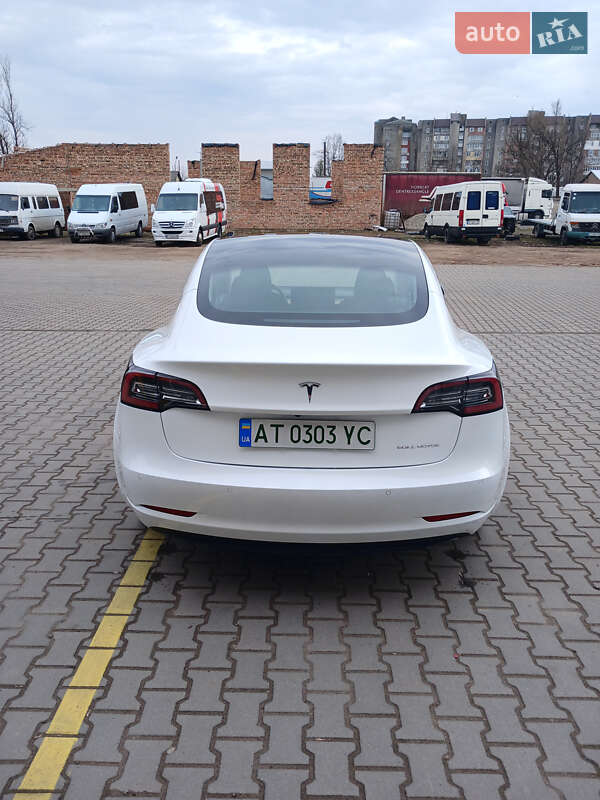 Седан Tesla Model 3 2019 в Коломиї
