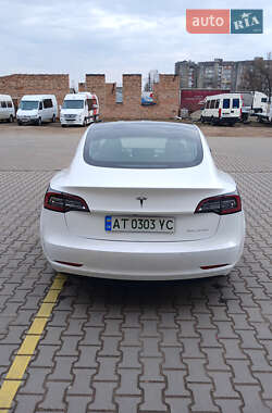 Седан Tesla Model 3 2019 в 