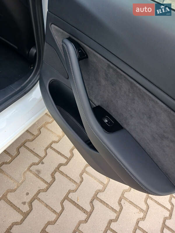 Седан Tesla Model 3 2019 в Коломиї