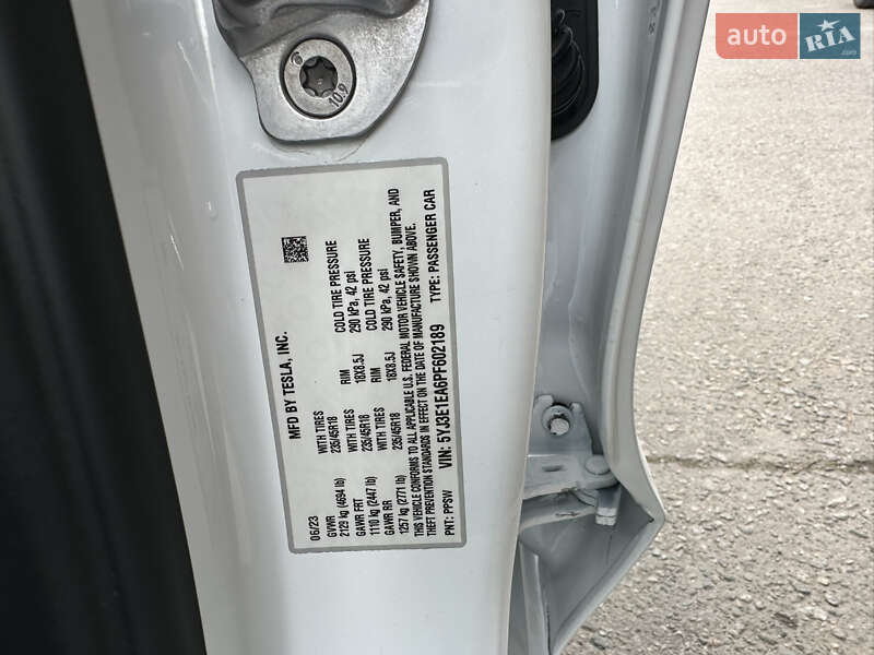 Седан Tesla Model 3 2023 в Дніпрі