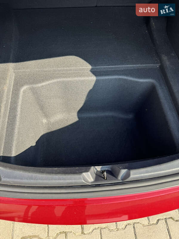 Седан Tesla Model 3 2019 в Тернополі