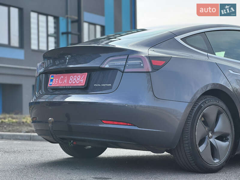Седан Tesla Model 3 2019 в Рівному