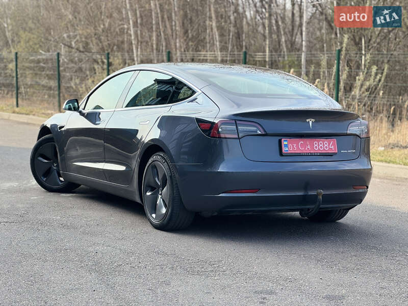 Седан Tesla Model 3 2019 в Рівному