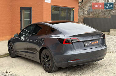 Седан Tesla Model 3 2022 в 