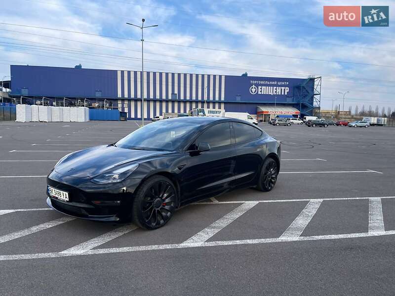 Седан Tesla Model 3 2022 в Рівному
