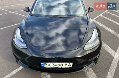 Седан Tesla Model 3 2022 в Рівному