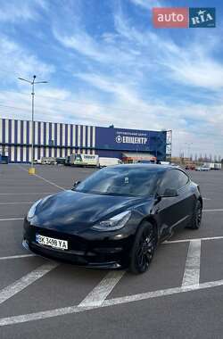 Седан Tesla Model 3 2022 в Рівному