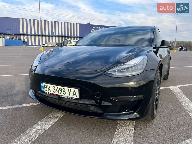 Седан Tesla Model 3 2022 в Рівному