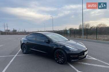 Седан Tesla Model 3 2022 в Ровно