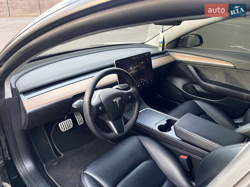 Седан Tesla Model 3 2022 в Рівному