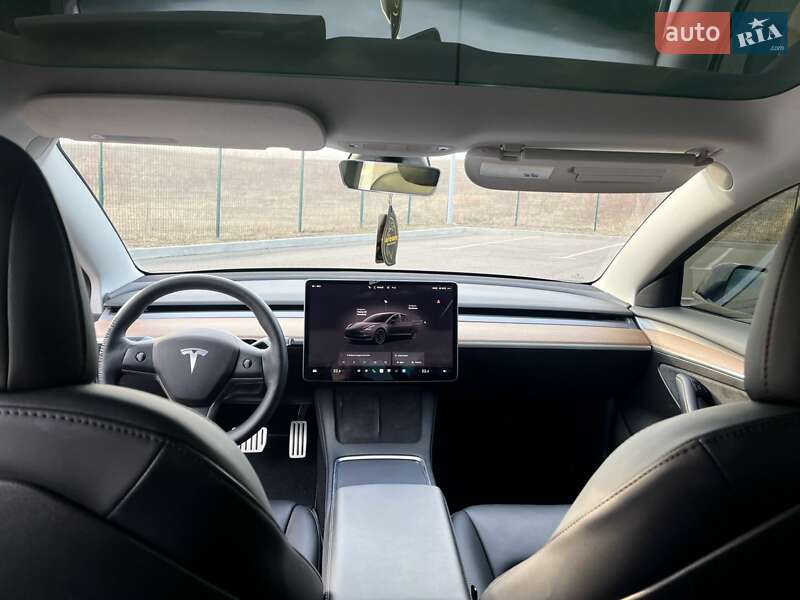 Седан Tesla Model 3 2022 в Рівному