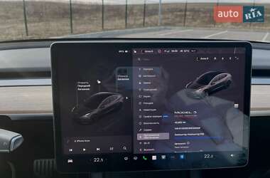 Седан Tesla Model 3 2022 в Рівному