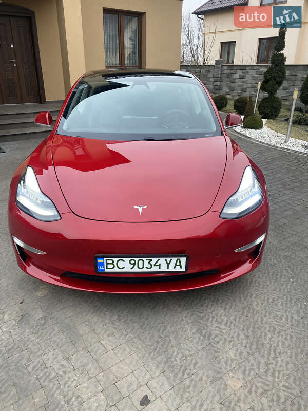 Седан Tesla Model 3 2019 в Самборе