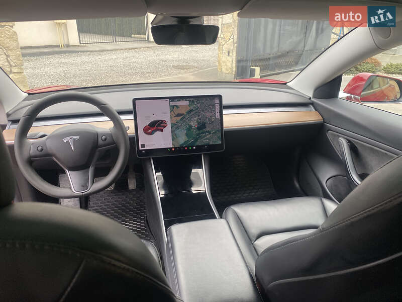 Седан Tesla Model 3 2019 в Самборе