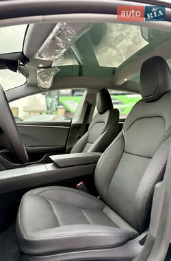 Седан Tesla Model 3 2024 в Виннице