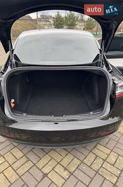 Седан Tesla Model 3 2020 в 