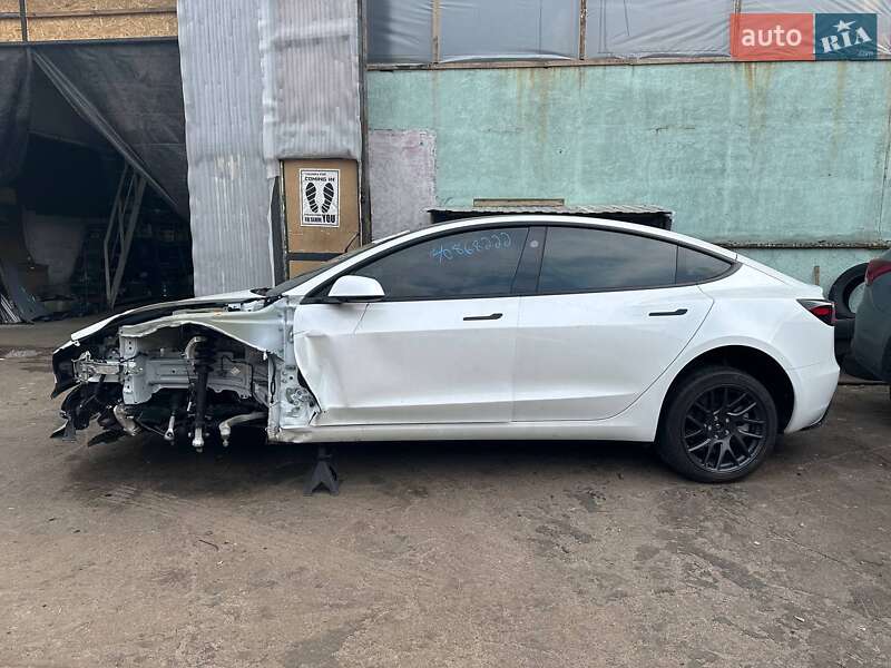 Седан Tesla Model 3 2024 в Киеве фото 6 Седан Tesla Model 3 2024 в Киеве