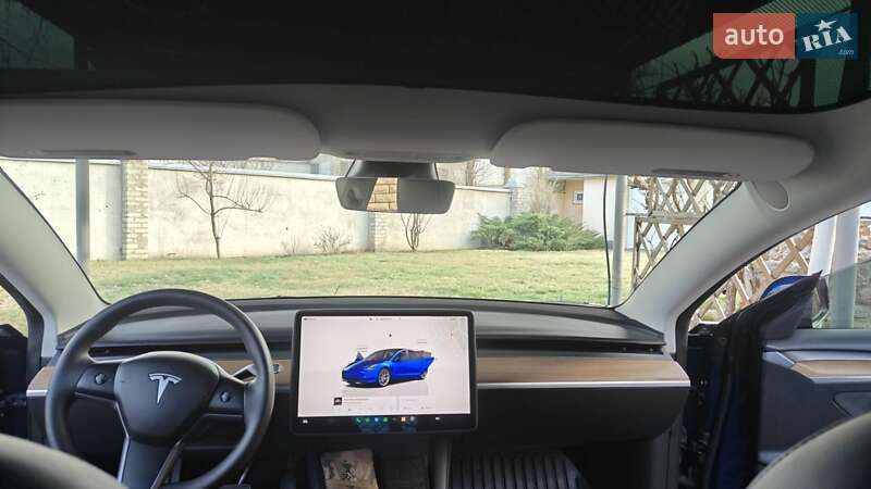 Седан Tesla Model 3 2023 в Павлограді
