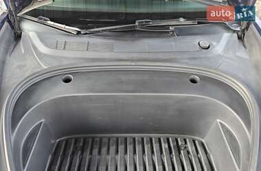 Седан Tesla Model 3 2023 в 