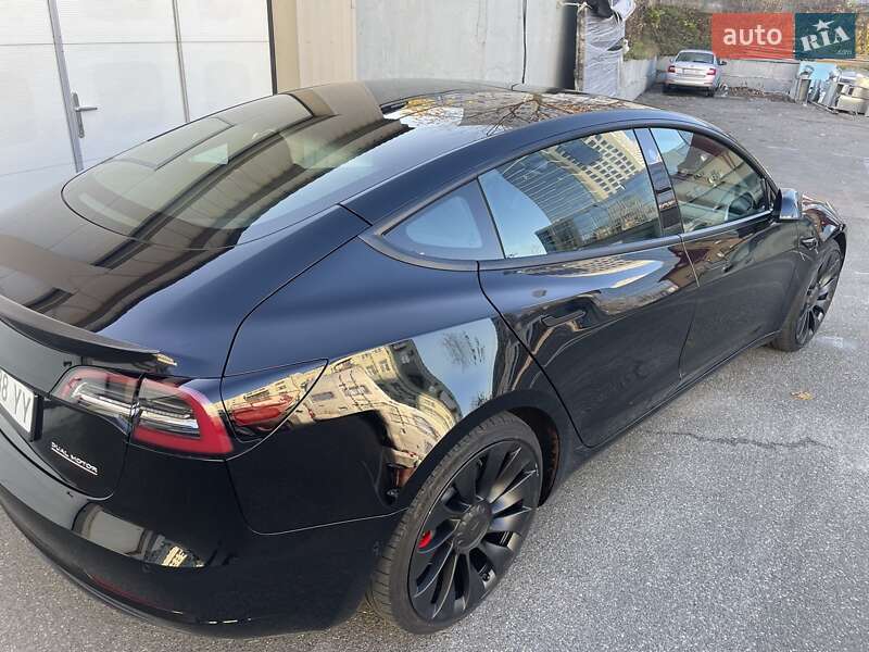 Седан Tesla Model 3 2021 в Києві