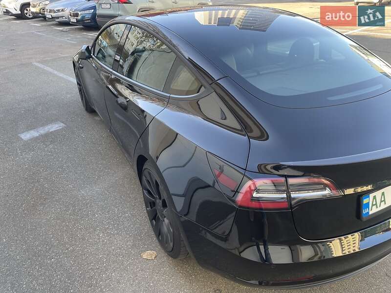 Седан Tesla Model 3 2021 в Києві