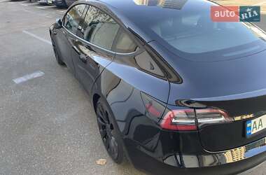 Седан Tesla Model 3 2021 в 