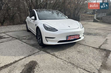 Седан Tesla Model 3 2021 в 