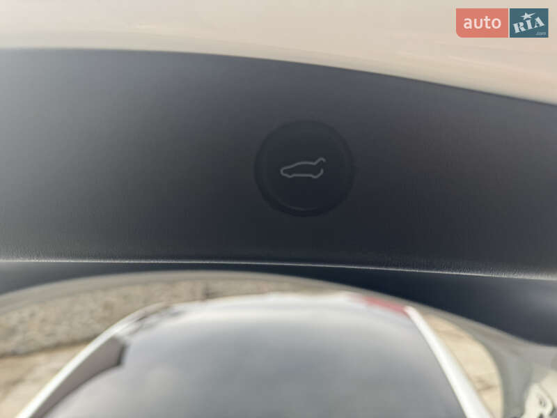 Седан Tesla Model 3 2021 в Шепетовке