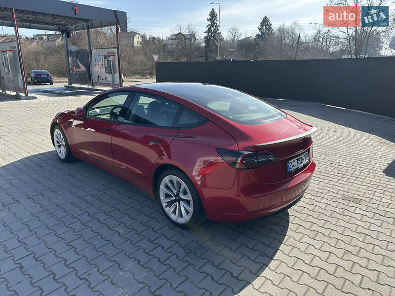 Седан Tesla Model 3 2022 в Львове