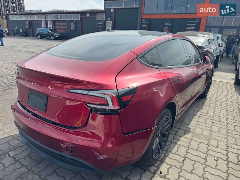 Седан Tesla Model 3 2024 в Львове