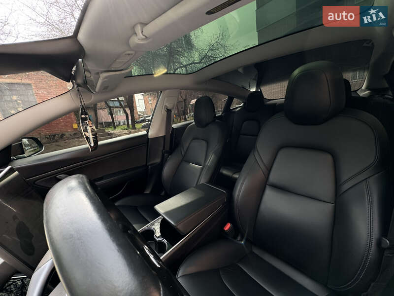Седан Tesla Model 3 2019 в Киеве