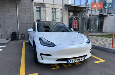 Седан Tesla Model 3 2020 в 