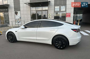 Седан Tesla Model 3 2020 в 