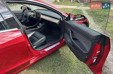 Седан Tesla Model 3 2019 в 