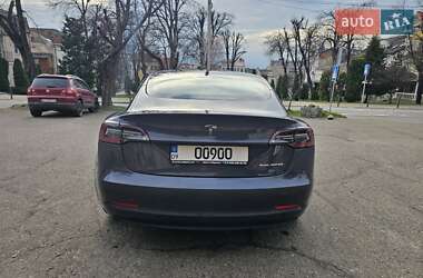 Седан Tesla Model 3 2021 в 