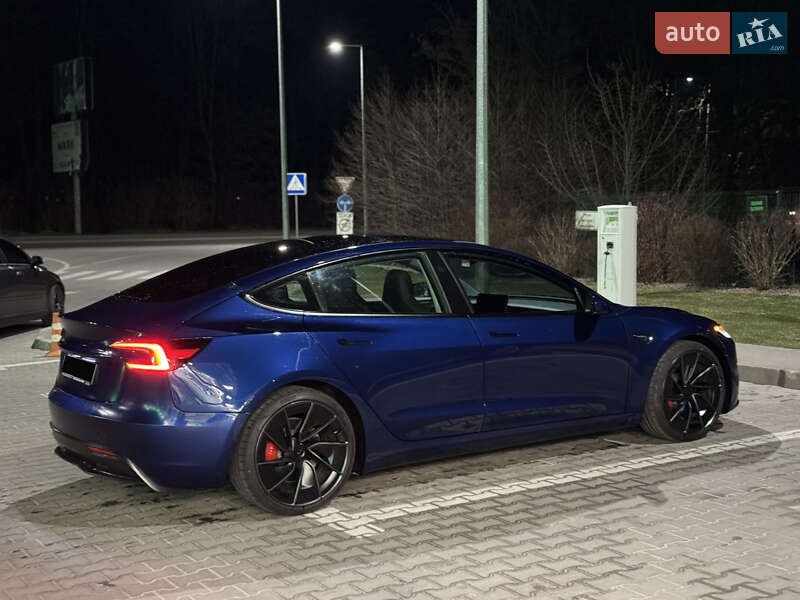 Седан Tesla Model 3 2024 в Львові
