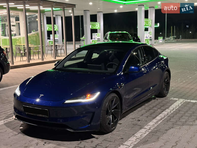 Седан Tesla Model 3 2024 в Львові