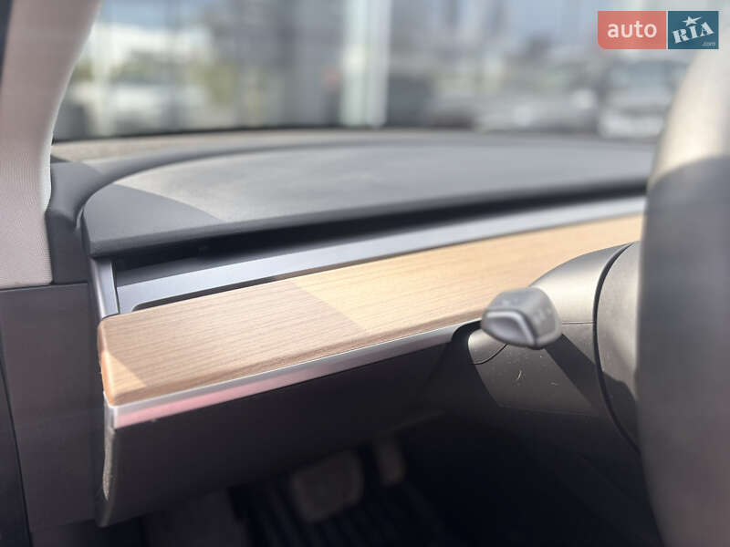 Седан Tesla Model 3 2020 в Хмельницком