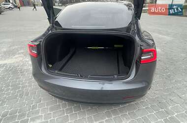 Седан Tesla Model 3 2019 в Львове
