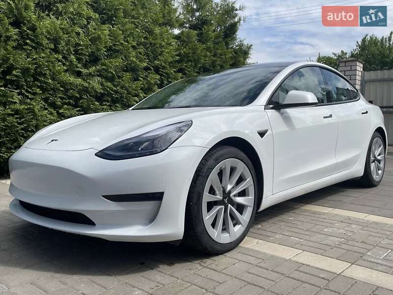 Tesla Model 3 2022