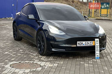 Седан Tesla Model 3 2019 в 