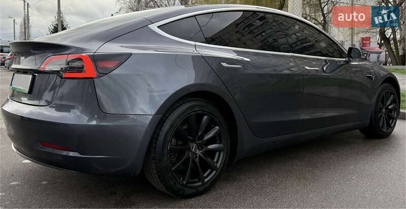 Седан Tesla Model 3 2019 в Харкові