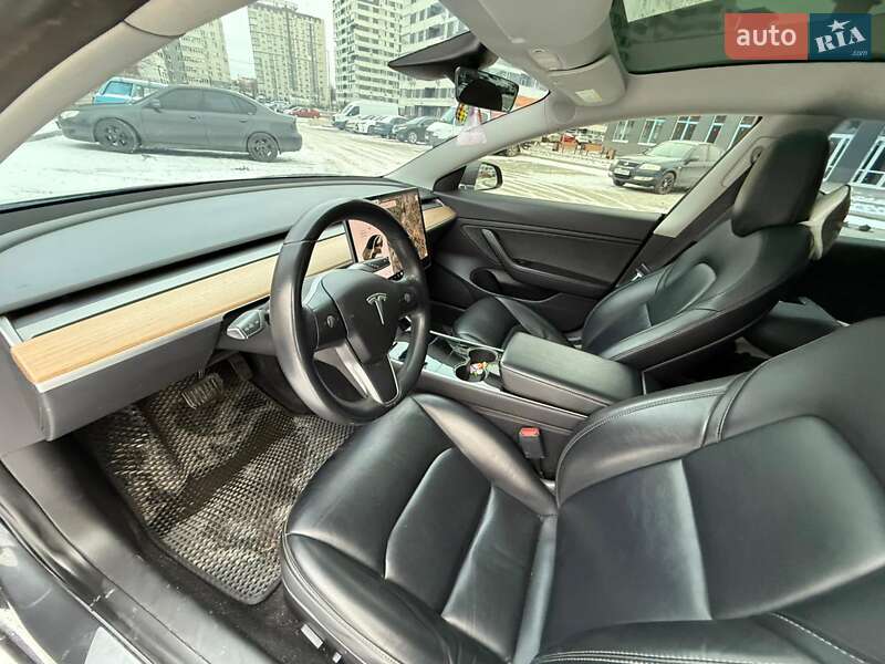 Седан Tesla Model 3 2019 в Харкові