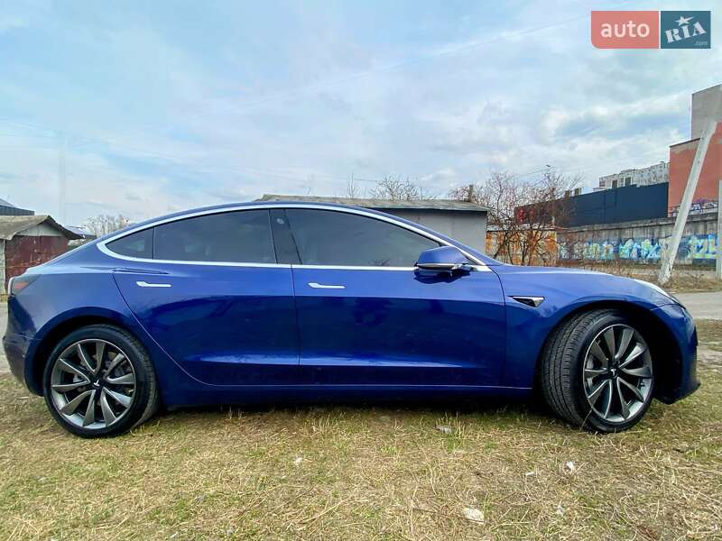 Седан Tesla Model 3 2018 в Киеве