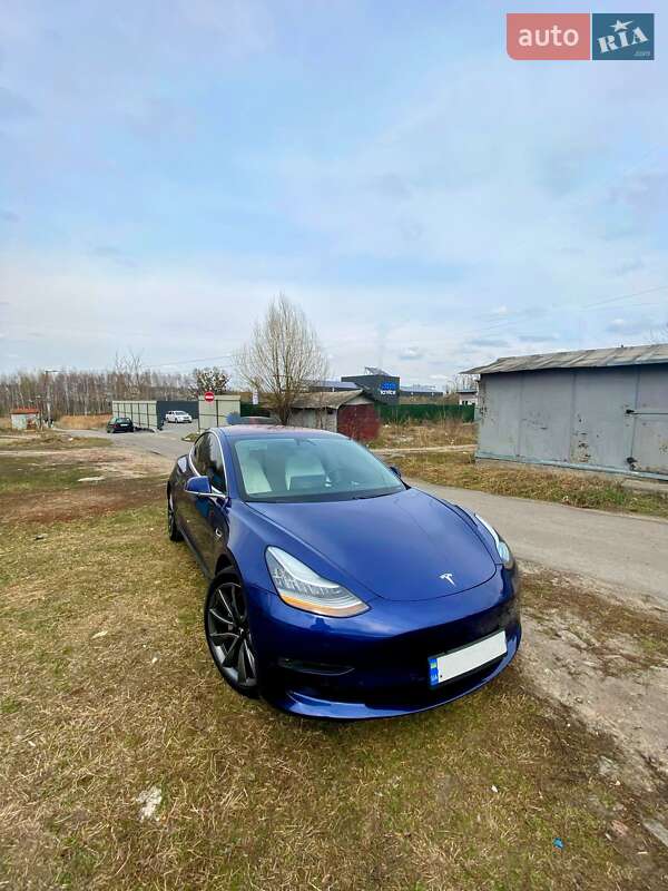 Седан Tesla Model 3 2018 в Киеве