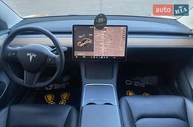 Седан Tesla Model 3 2022 в 