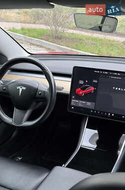 Седан Tesla Model 3 2018 в 