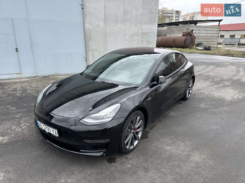Седан Tesla Model 3 2018 в Днепре