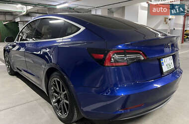 Седан Tesla Model 3 2020 в 